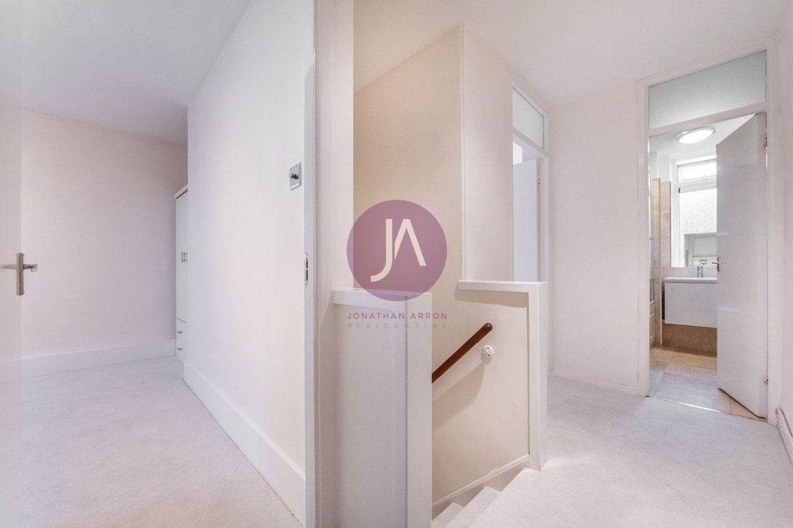 2 bedroom Flat to rent in Sherlock Court-view12
