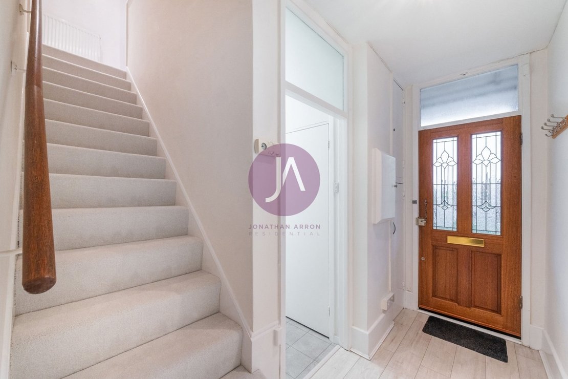 2 bedroom Flat to rent in Sherlock Court-view11