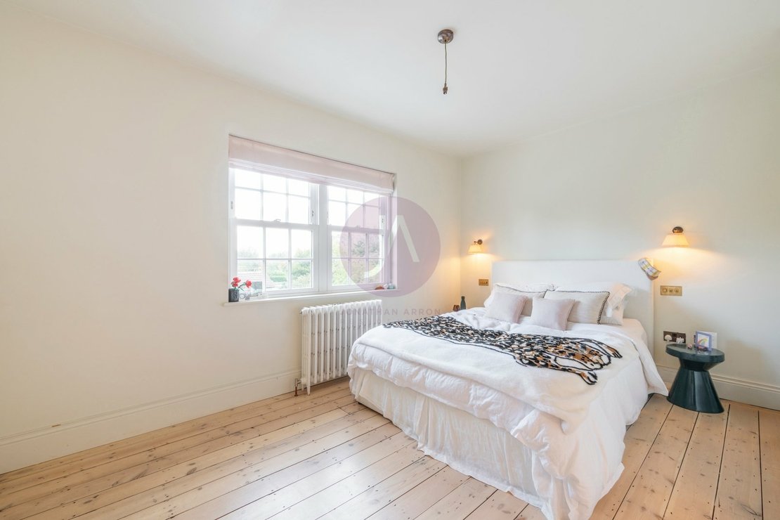 4 bedroom House to rent in Sidmouth Road-view12