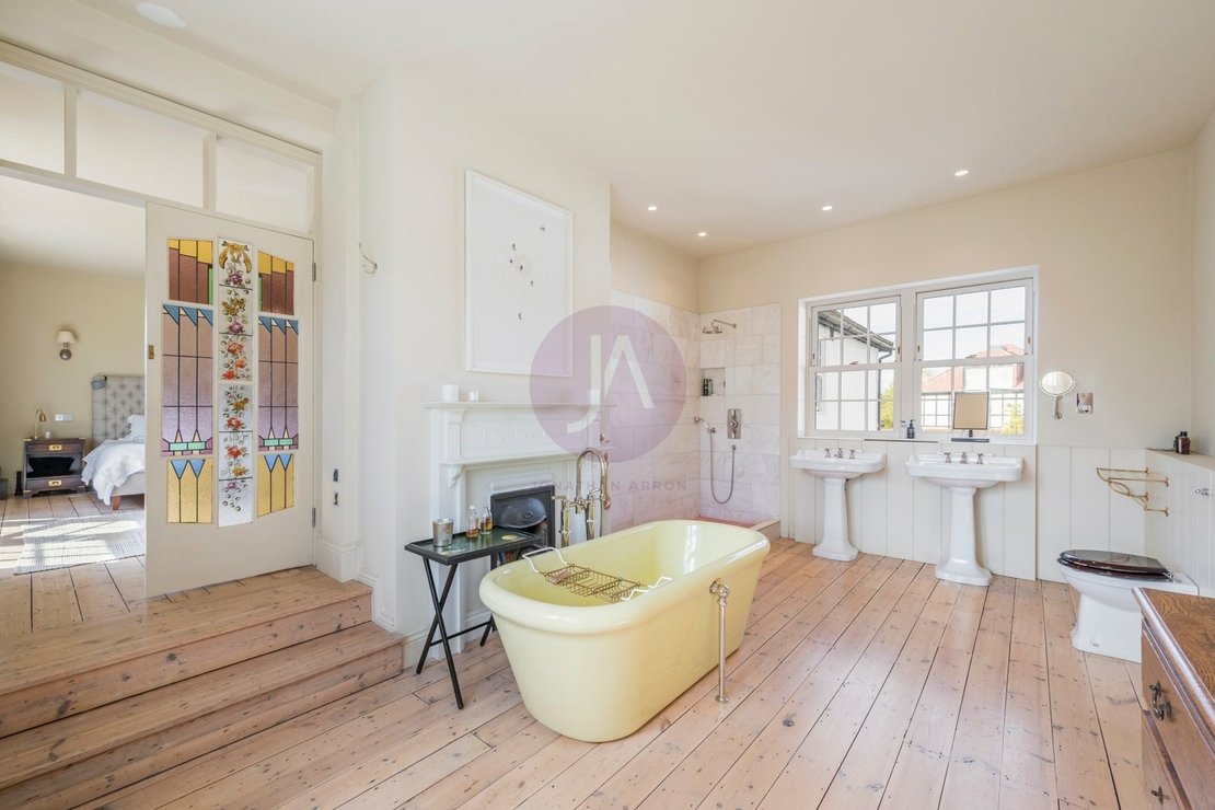 4 bedroom House to rent in Sidmouth Road-view13