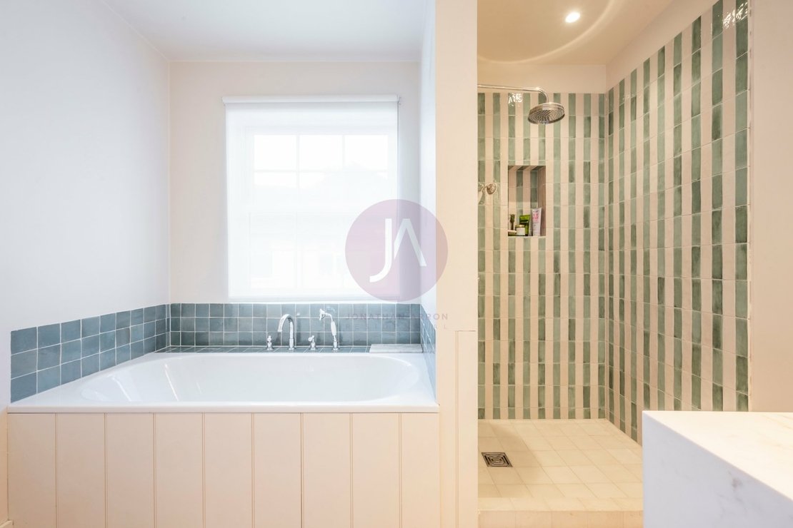 4 bedroom House to rent in Sidmouth Road-view19