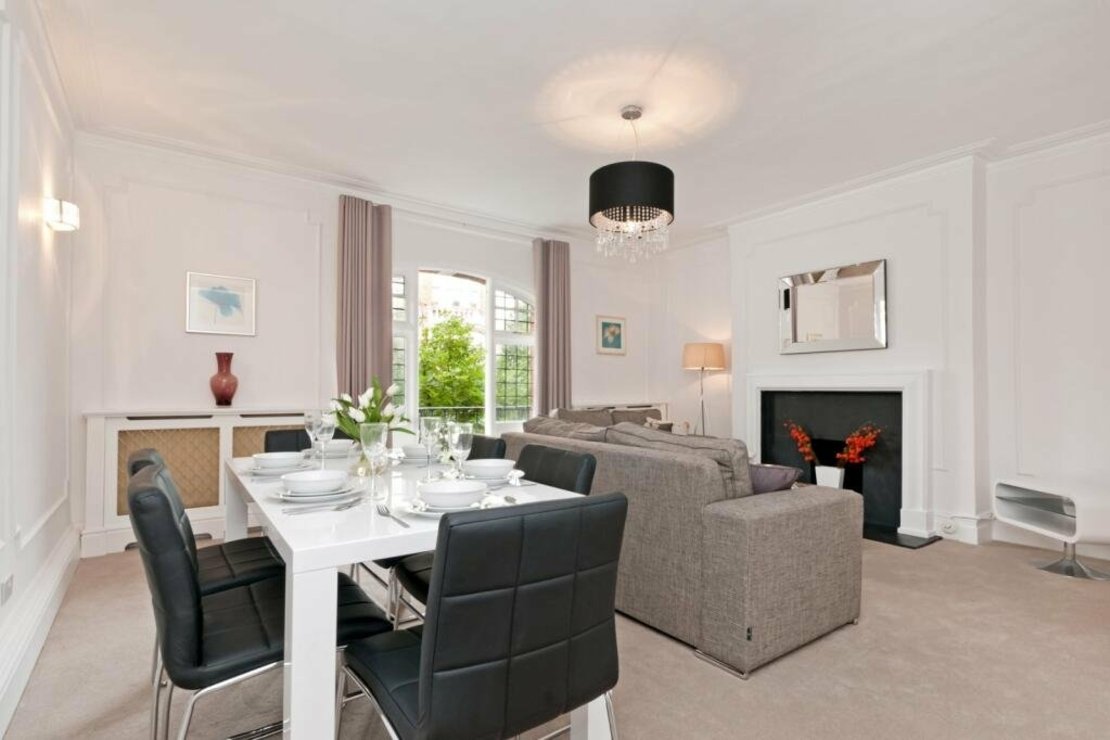 2 bedroom Flat to rent in Sloane Gate Mansions-view2