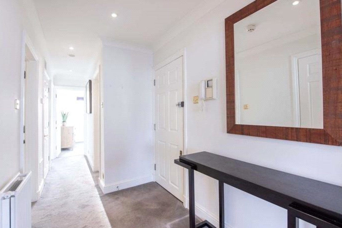 2 bedroom Flat to rent in Somerset Court-view9
