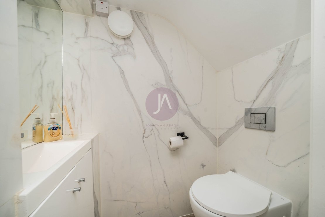 4 bedroom House to rent in Southway-view10
