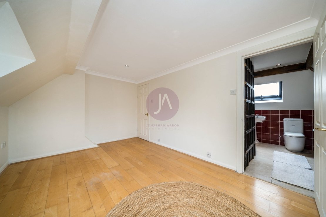 4 bedroom House to rent in Southway-view17