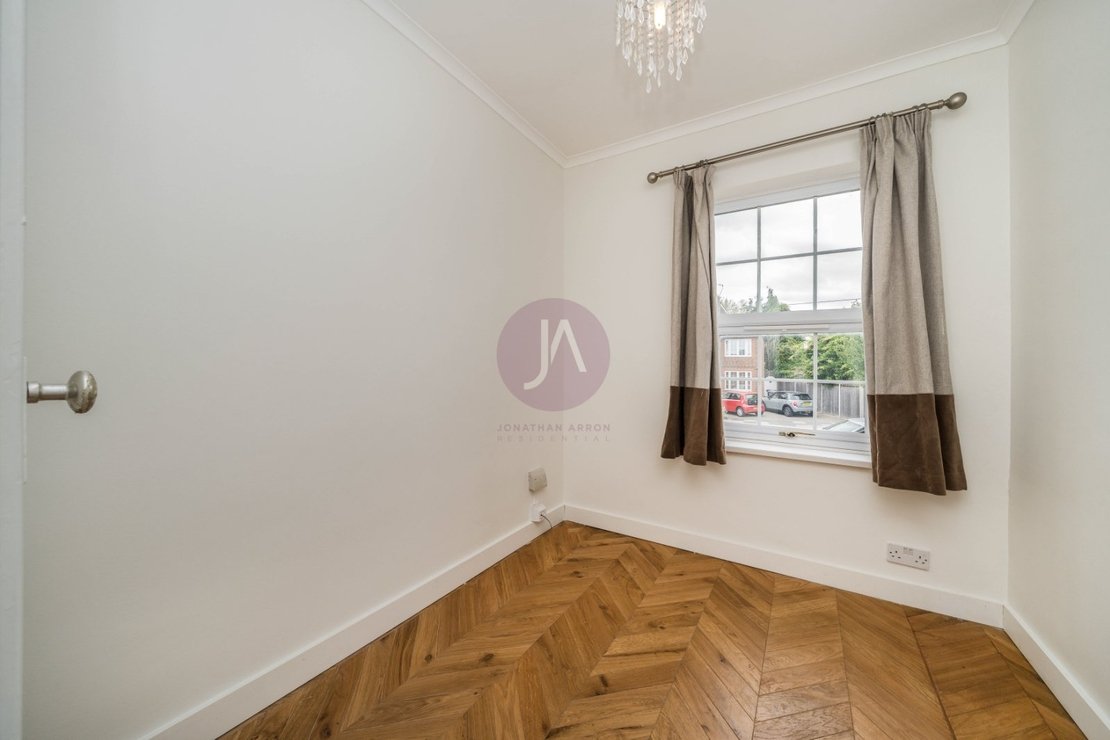 4 bedroom House to rent in Southway-view15
