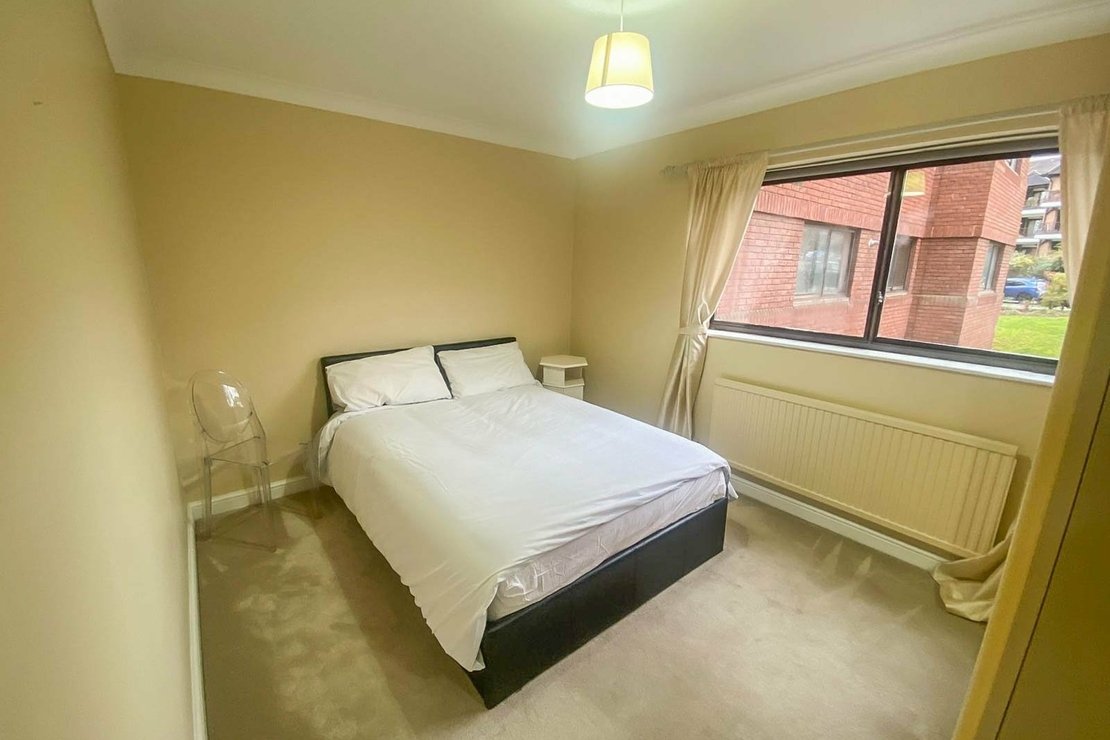 2 bedroom Flat to rent in Spencer Close-view7