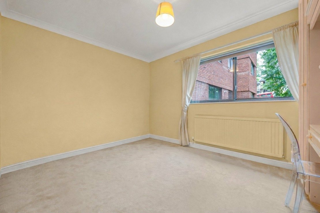 2 bedroom Flat to rent in Spencer Court-view9