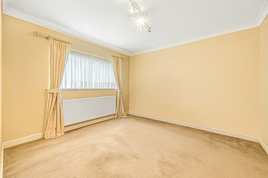 2 bedroom Flat to rent in Spencer Court-view7