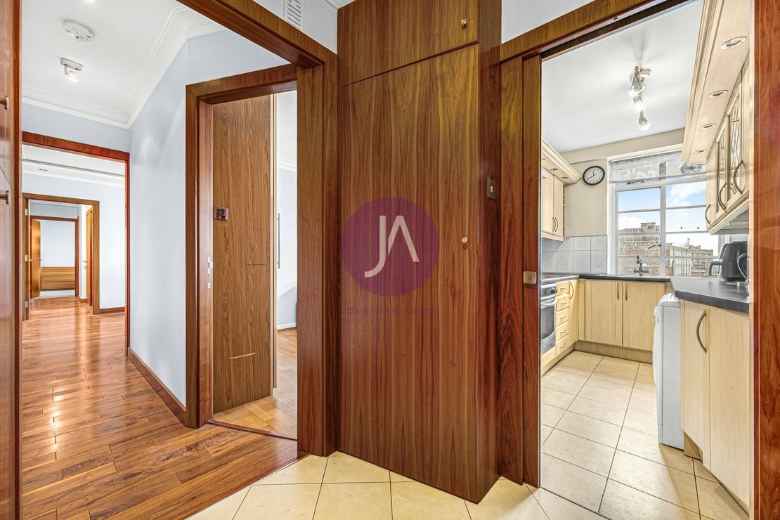 3 bedroom Flat to rent in St Johns Court-view12