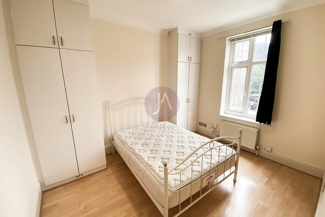 2 bedroom Flat to rent in Stanley House-view3