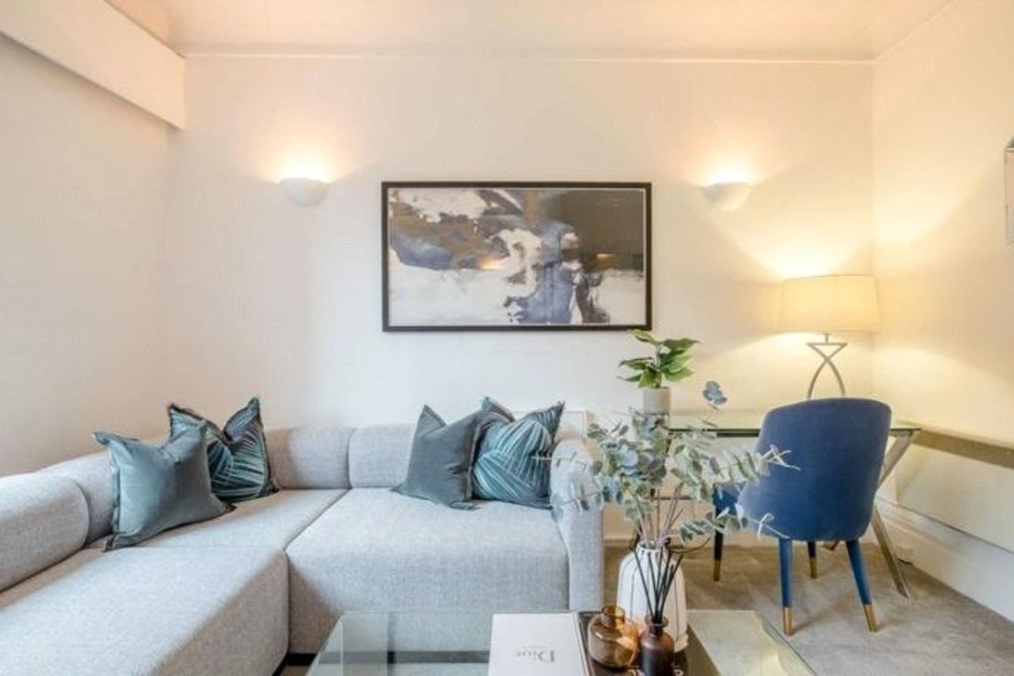 2 bedroom Flat to rent in Strathmore Court-view1