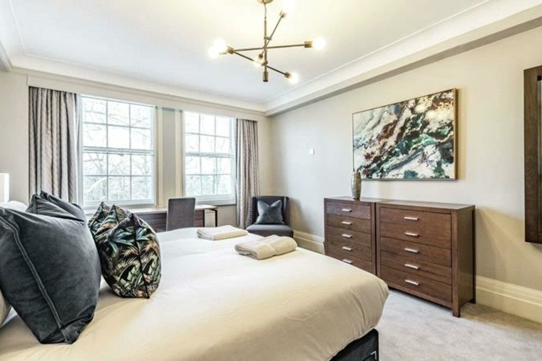 5 bedroom Flat to rent in Strathmore Court-view14