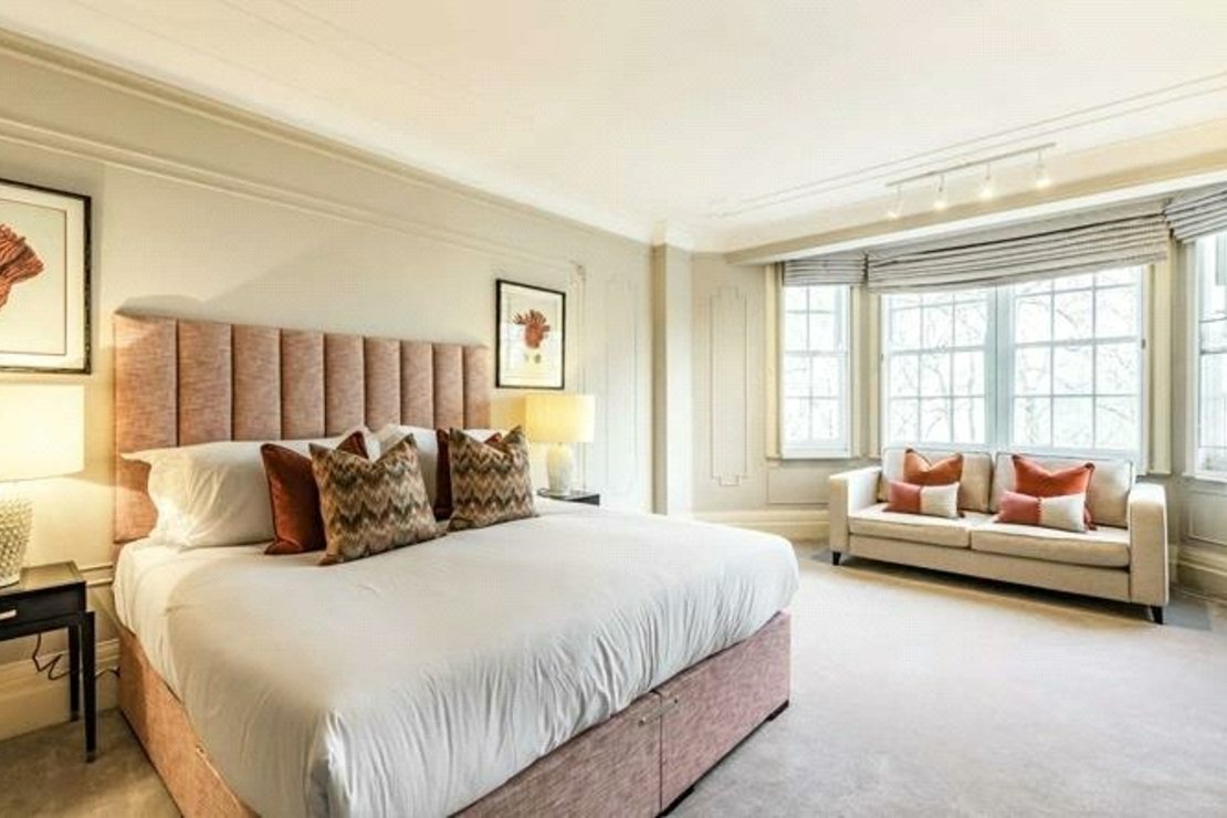 5 bedroom Flat to rent in Strathmore Court-view10