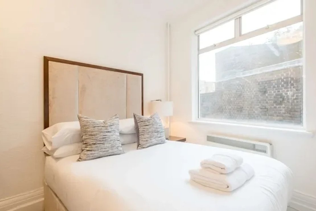 2 bedroom Flat to rent in Strathmore Court-view6
