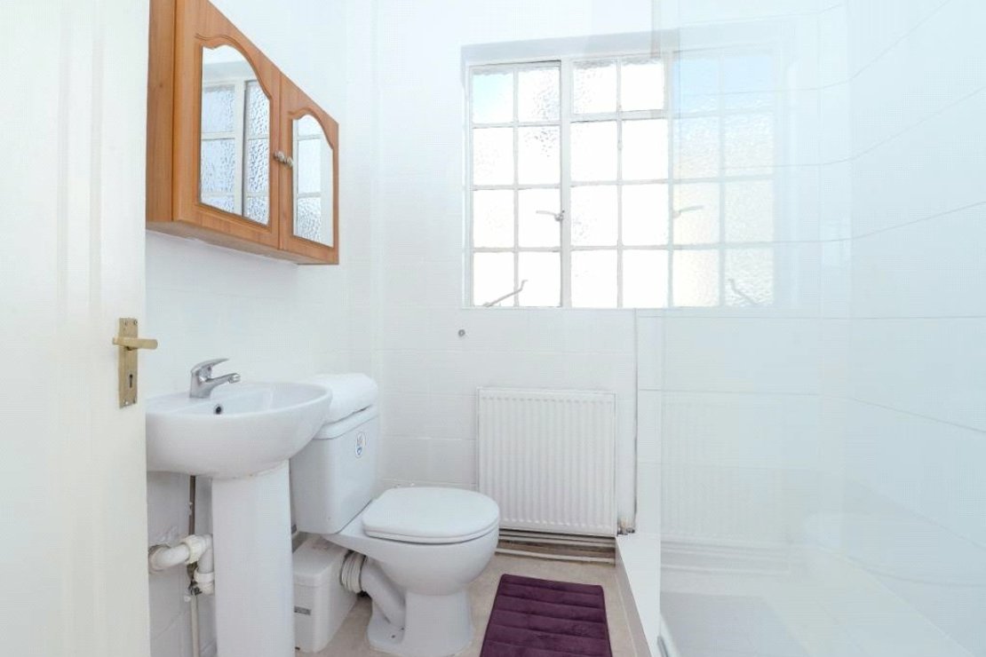 5 bedroom Flat to rent in Strathmore Court-view12