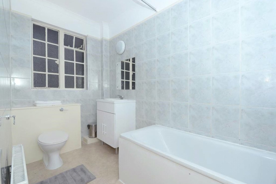 5 bedroom Flat to rent in Strathmore Court-view11