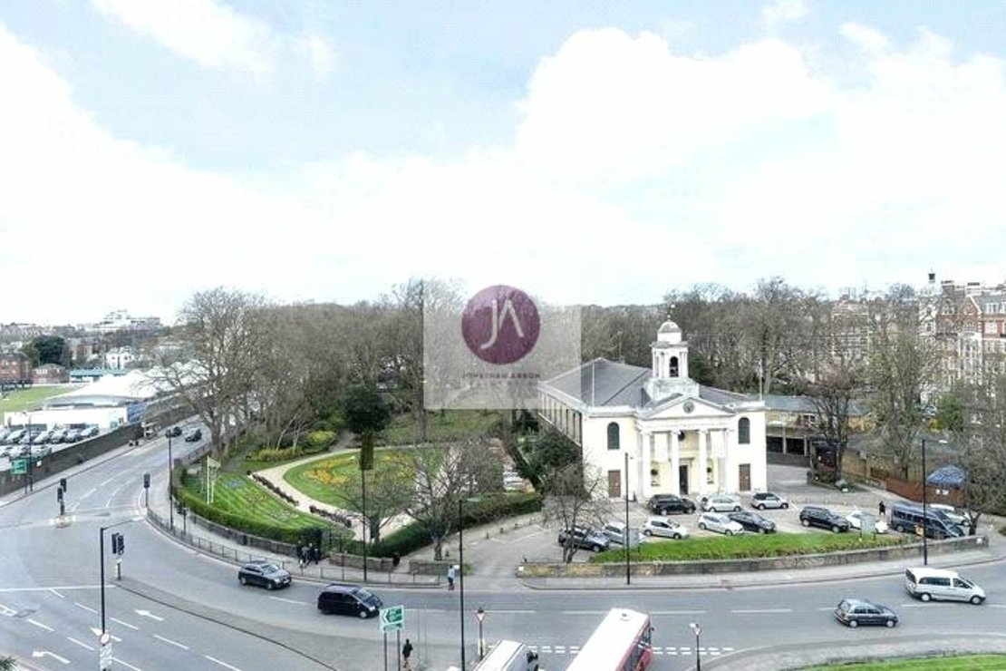 5 bedroom Flat to rent in Strathmore Court-view6