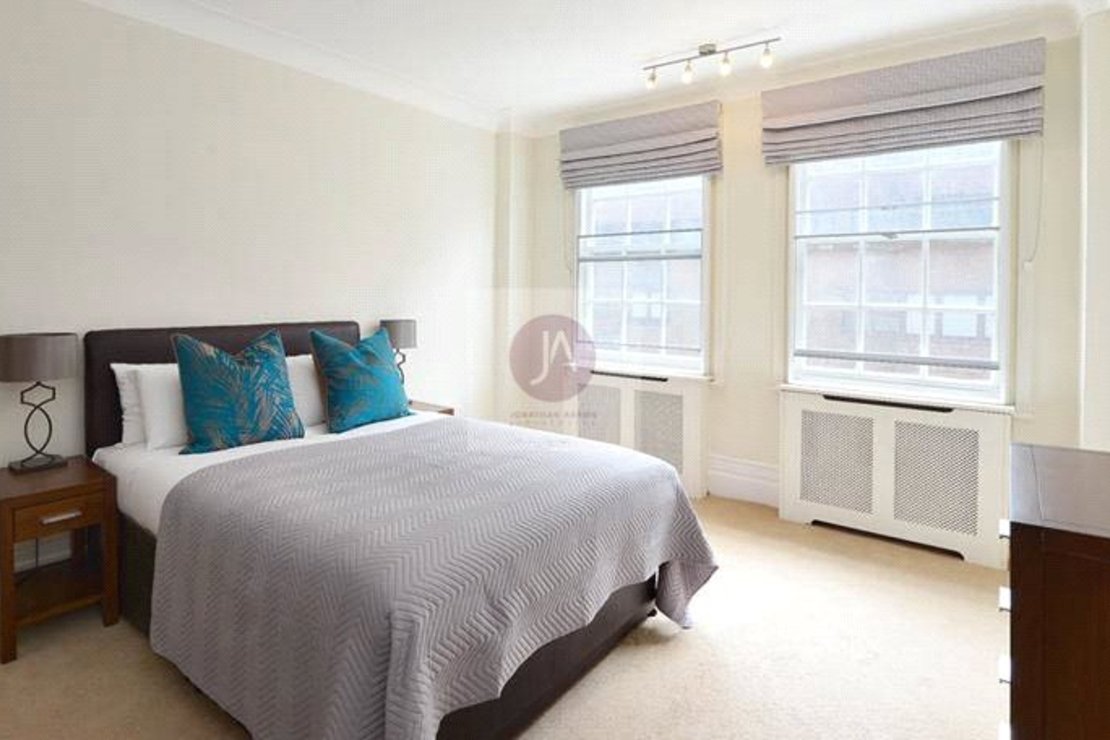 5 bedroom Flat to rent in Strathmore Court-view4