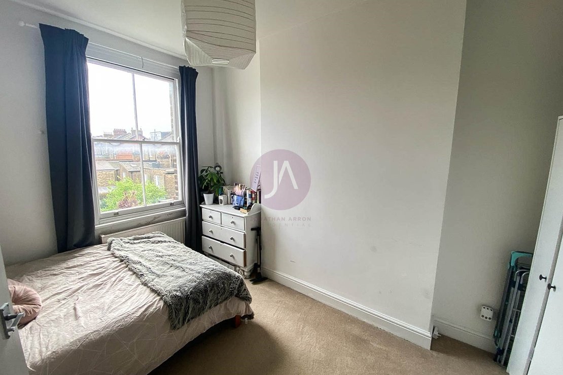 2 bedroom Flat to rent in Streatley Road-view10