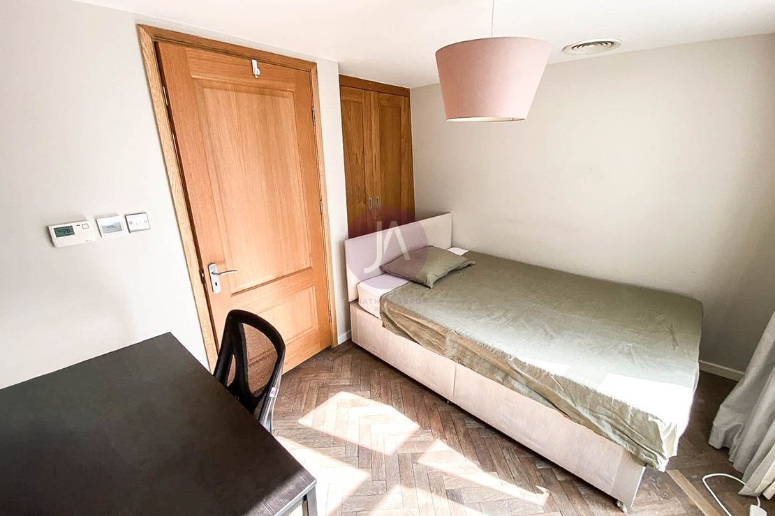 3 bedroom Flat to rent in Strutton Ground-view11