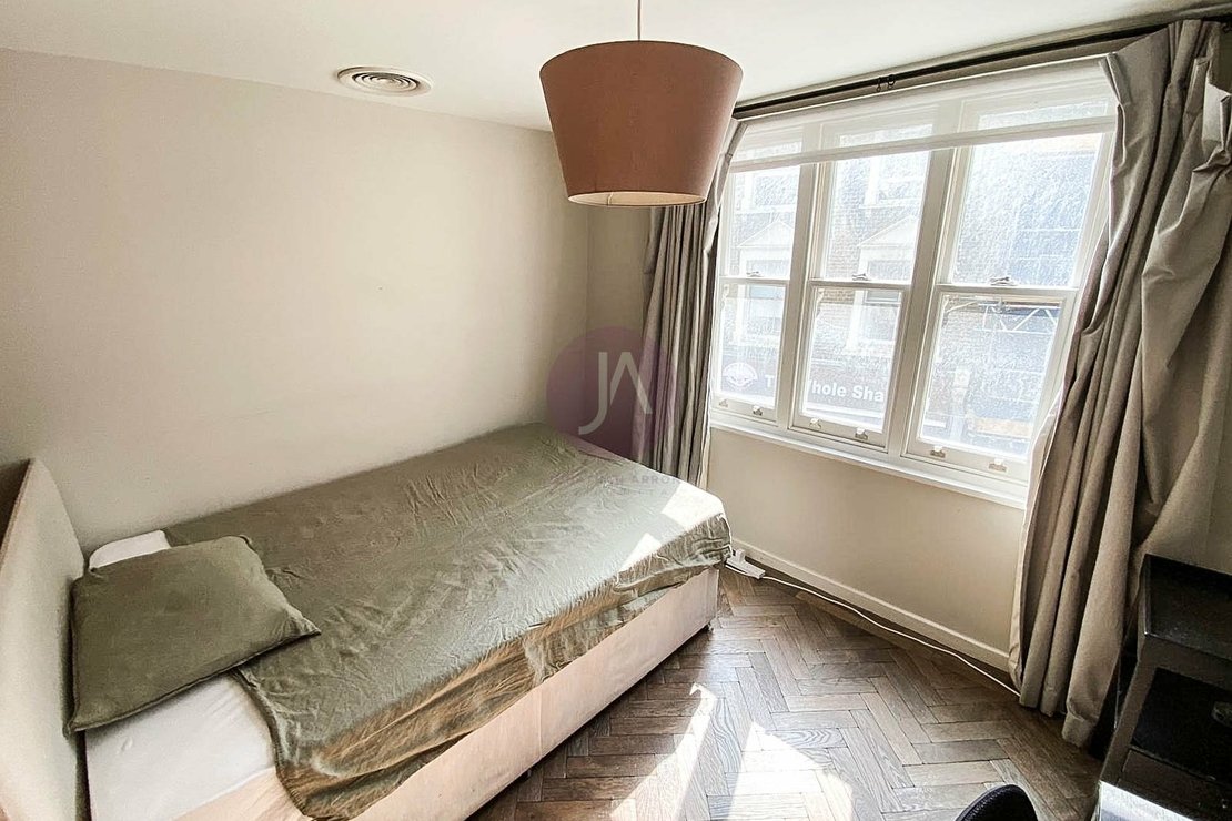 3 bedroom Flat to rent in Strutton Ground-view9