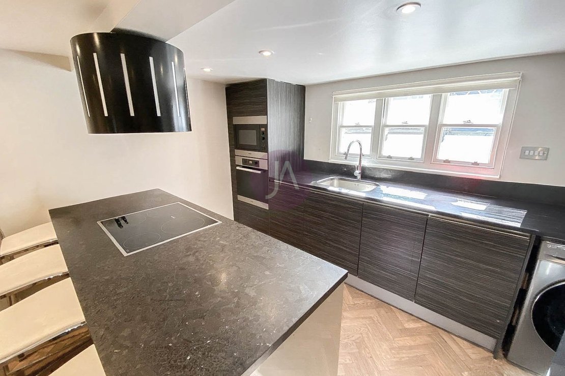 3 bedroom Flat to rent in Strutton Ground-view7