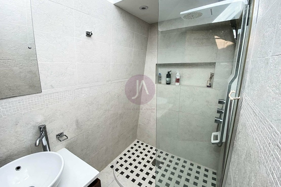 3 bedroom Flat to rent in Strutton Ground-view14