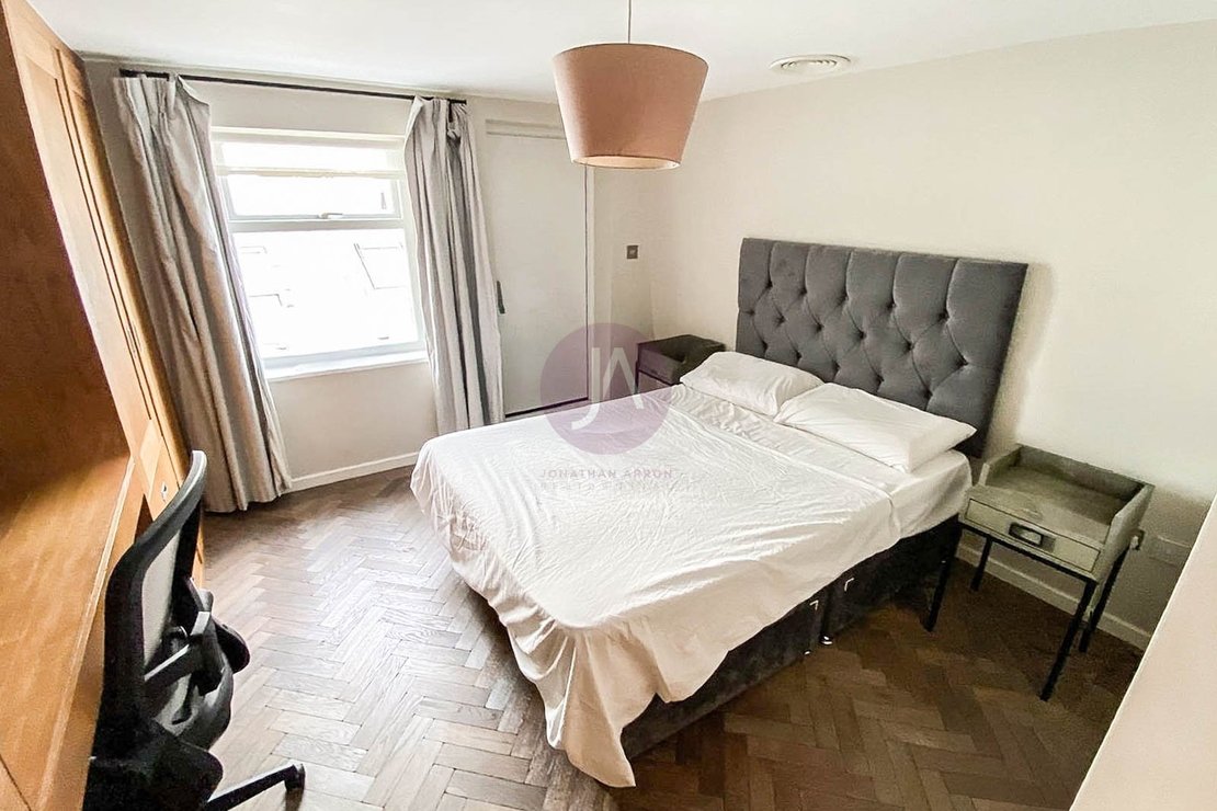 3 bedroom Flat to rent in Strutton Ground-view9