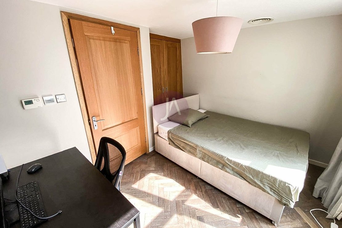 3 bedroom Flat to rent in Strutton Ground-view10