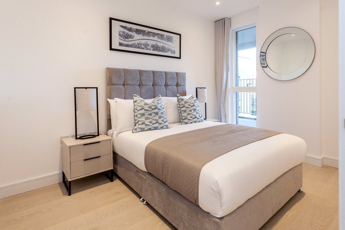 2 bedroom Flat to rent in The Avenue-view8
