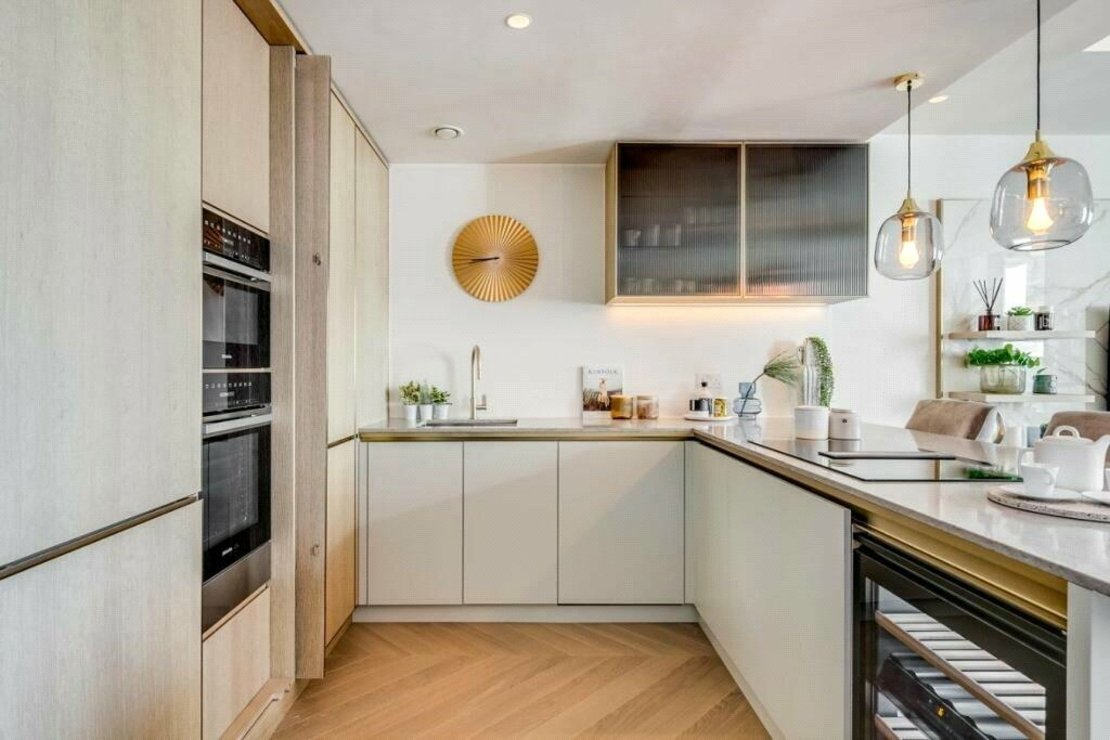 2 bedroom Flat,Newhome to rent in The Compton-view3