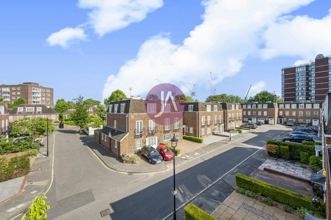 4 bedroom House to rent in The Marlowes-view15