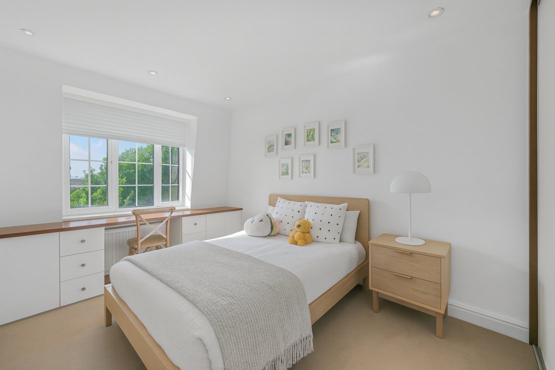 4 bedroom House to rent in The Marlowes-view10