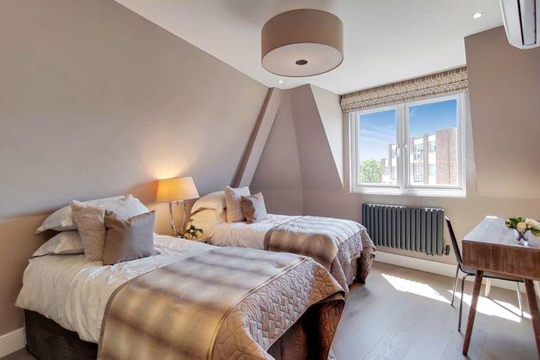 3 bedroom Flat to rent in The Woodlands-view8