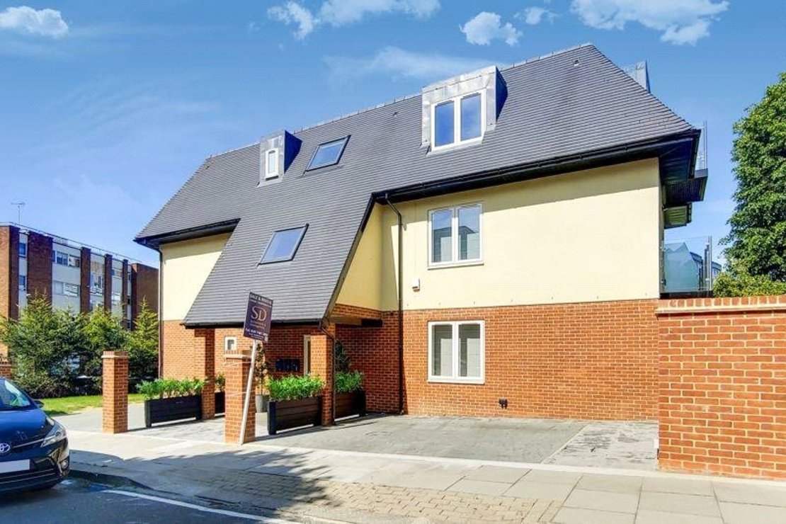 3 bedroom Flat to rent in The Woodlands-view12