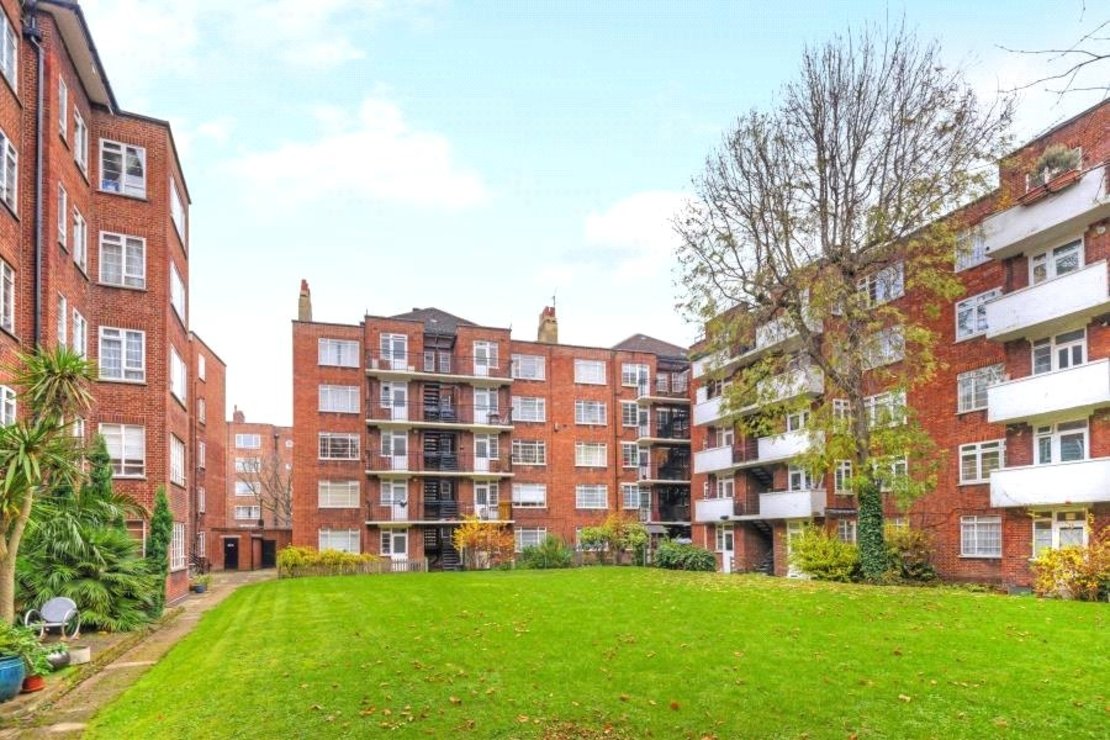 2 bedroom Flat to rent in Townshend Court-view6
