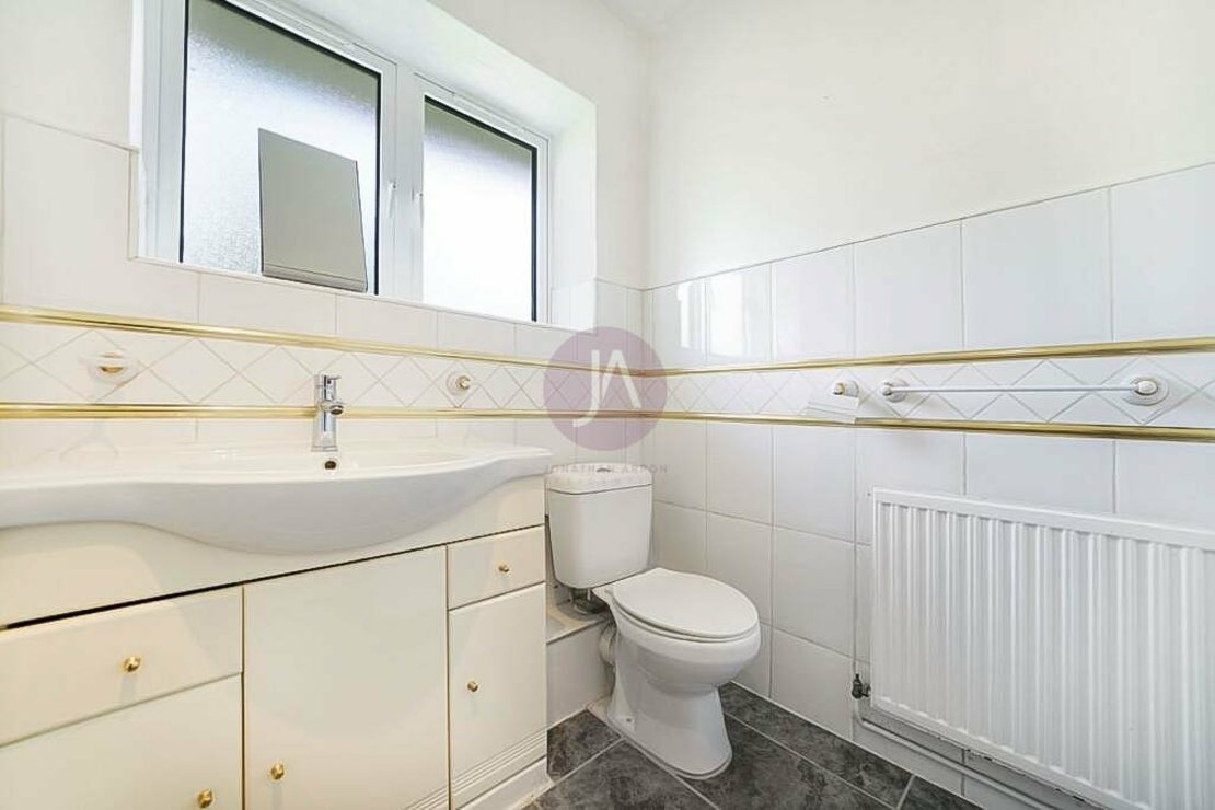 1 bedroom Flat to rent in Verity House-view10