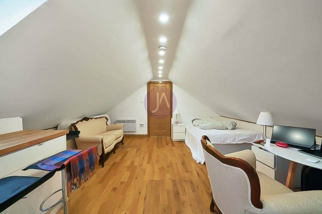 3 bedroom Flat to rent in Verity House-view6