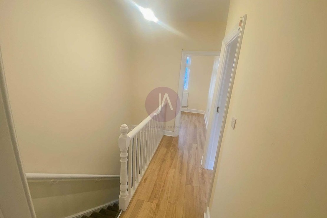 2 bedroom Maisonette to rent in Victoria Terrace-view12
