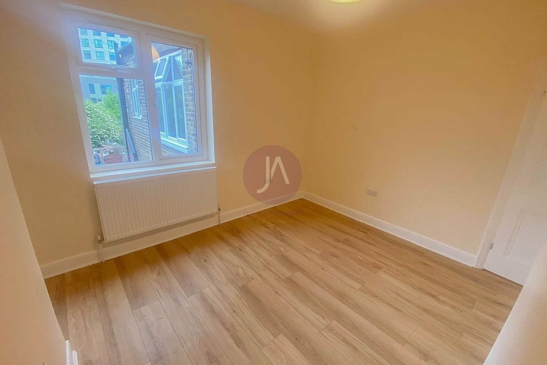 2 bedroom Maisonette to rent in Victoria Terrace-view6