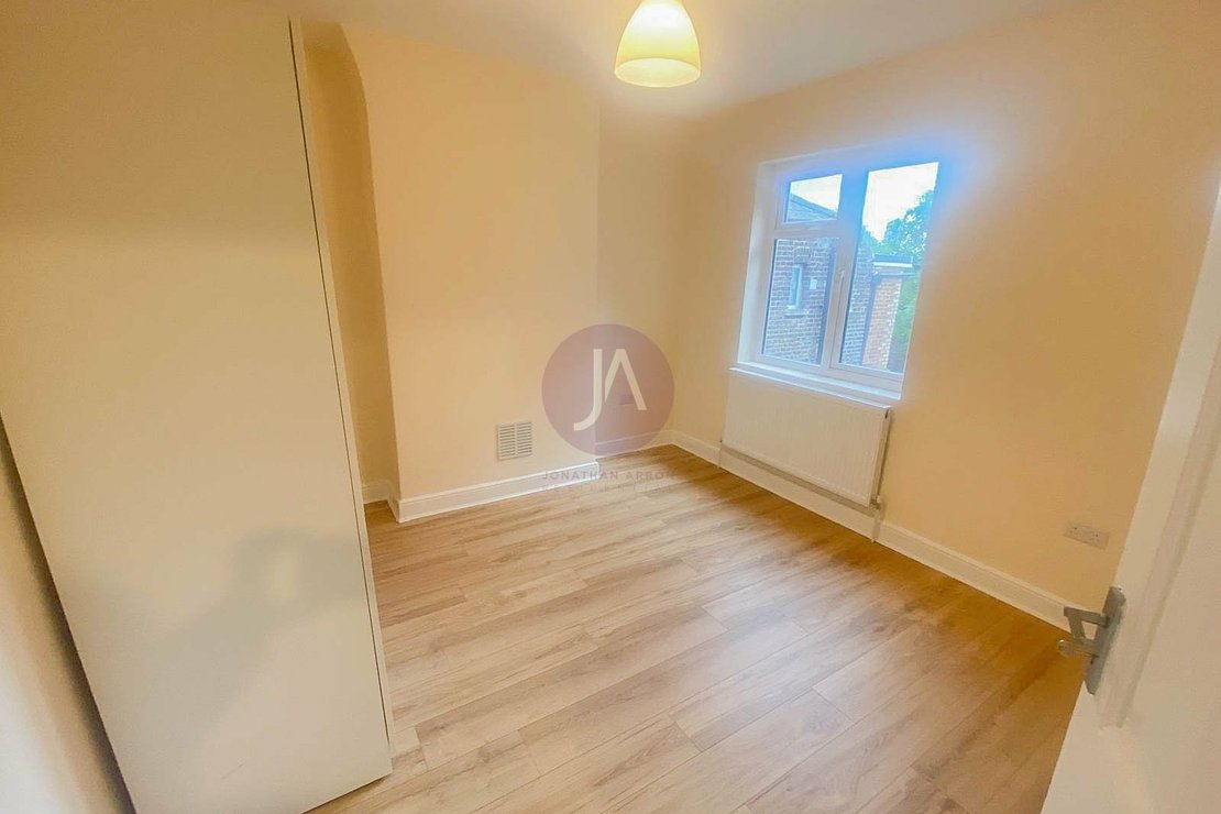 2 bedroom Maisonette to rent in Victoria Terrace-view9