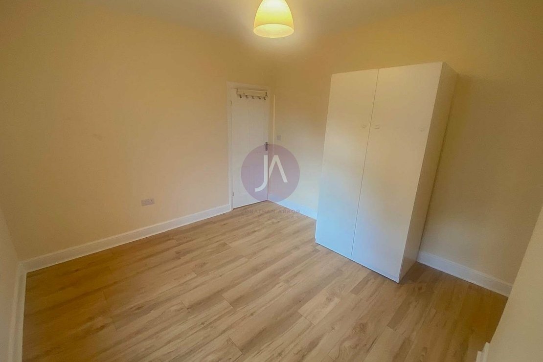 2 bedroom Maisonette to rent in Victoria Terrace-view10