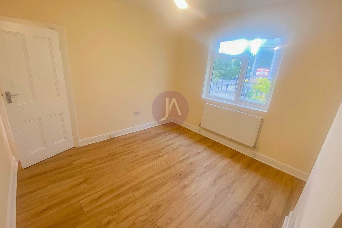 2 bedroom Maisonette to rent in Victoria Terrace-view7