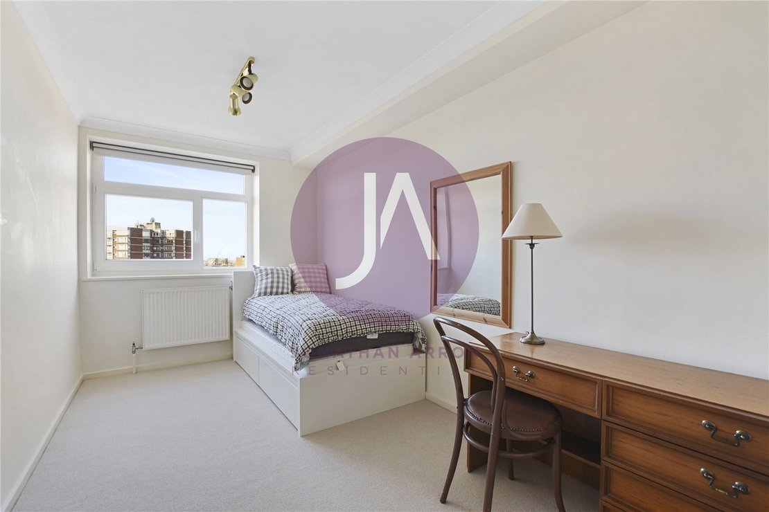 3 bedroom Flat to rent in Walsingham-view9