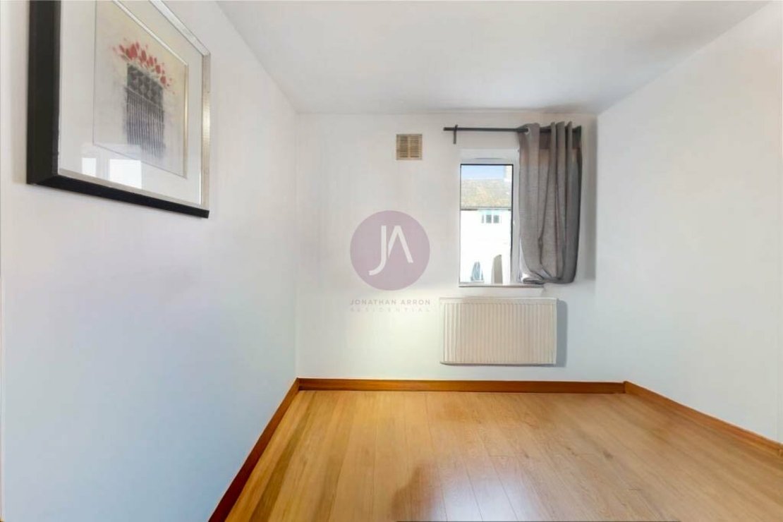 2 bedroom Flat to rent in Warner House-view8