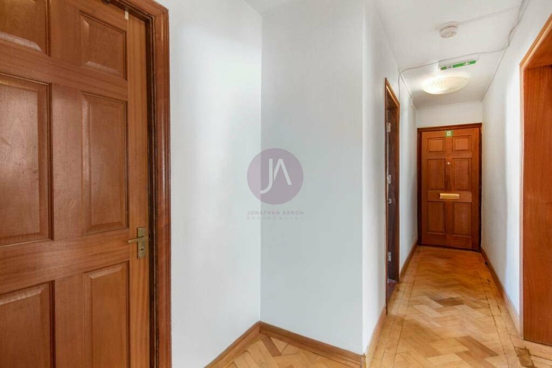 2 bedroom Flat to rent in Warner House-view10