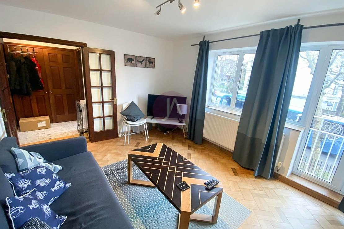 1 bedroom Flat to rent in Warner House-view2