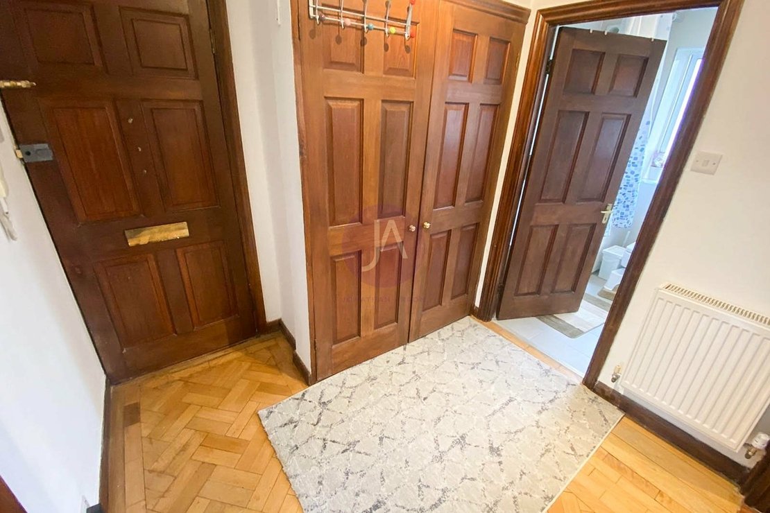 1 bedroom Flat to rent in Warner House-view7