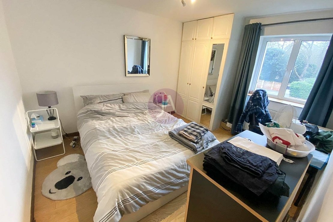 1 bedroom Flat to rent in Warner House-view6